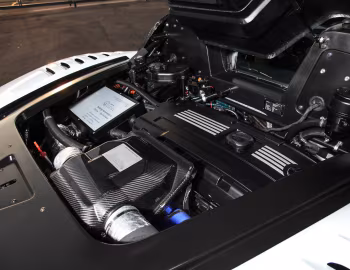 Sob o capô Roding Roadster R1 '2016–pr.