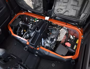 Под капотом Daihatsu Hijet Cargo Deluxe [Japan] (S700V/S710V) '12.2021–н.в.