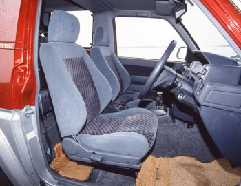 Интерьер Daihatsu Rocky SX Limited (F300S) '03.1992–07.1993