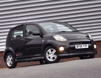 Daihatsu Sirion SX [UK-spec] (M300) '2005–07