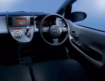 Интерьер Daihatsu Sonica '06.2006–04.2009