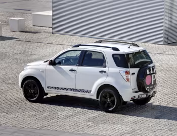 Daihatsu Terios "Think Pink" [Italy] (J200) '2010