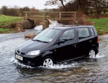 Daihatsu YRV [UK-spec] '2001–04