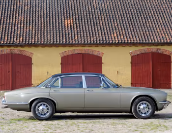 Daimler Double Six Vanden Plas (Series II) '1973–79