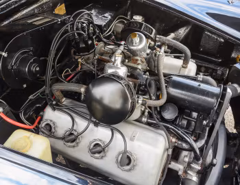 Bajo el capó 1960–64 Daimler SP250 [North America] '1959–64