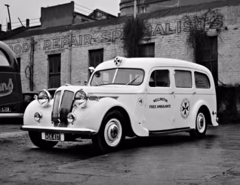Daimler Straight Eight Ambulance (DE36) '1947