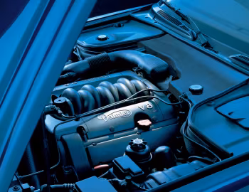 Bajo el capó Daimler Super V8 [Worldwide] (X308) '1998–2003