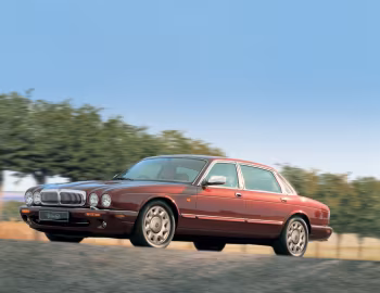 Daimler Super V8 [UK-spec] (X308) '1998–2003