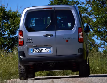 Toyota ProAce City Van LWB 4×4 by Dangel [EU-spec] '2021–23