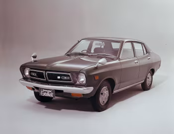 Nissan Sunny Excellent 1400GL-L 4-door Sedan (B210) '05.1973–11.1977