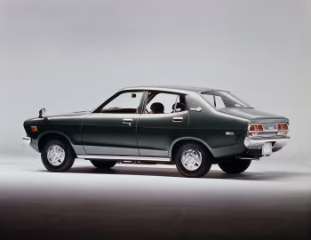 Nissan Sunny Excellent 1600GL-L 4-door Sedan (B210) '05.1973–11.1977