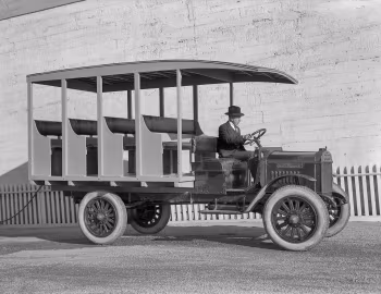 1918 Day-Elder Bus