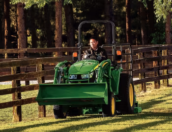 John Deere 3046R Open Station '2013–pr.
