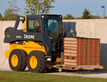 John Deere 320E '2013–pr.