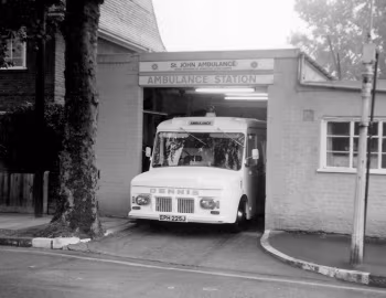 Dennis FD4 Ambulance [UK-spec] '1968