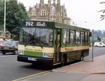 Dennis Dart 9SDL3002 Wadham Stringer Portsdown [UK-spec] (B37F) '10.1991–02.1992