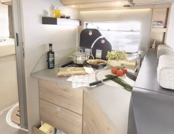 Інтэр'ер 2020 Dethleffs Pulse Classic T 7051 EB '2019–20