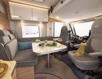 Інтэр'ер 2017–23 Dethleffs Globebus I GT '2016–23