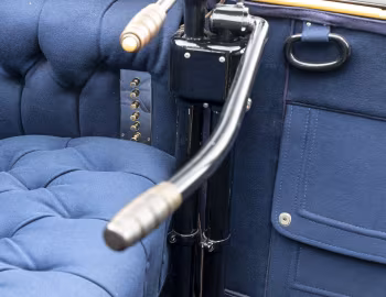 Інтэр'ер Detroit Electric Model 62 3-Passenger Cabriolet '1917