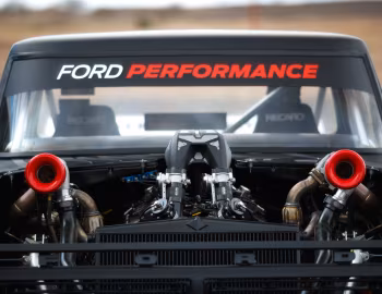 Bajo el capó 1977 Detroit Speed Ford F-150 Hoonitruck '2018