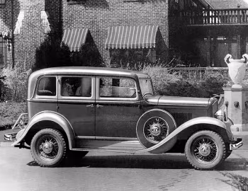DeVaux 80 Custom Sedan '1931–32