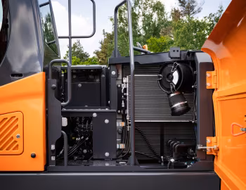 Under The Hood Develon DX140LC-7K '2023–pr.