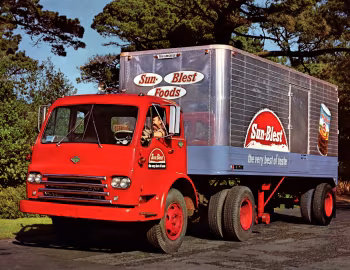 1960 Diamond T Tiltcab (634CG)