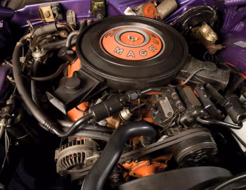 Bajo el capó 1970 Dodge Challenger R/T 383 Magnum (JS-23)