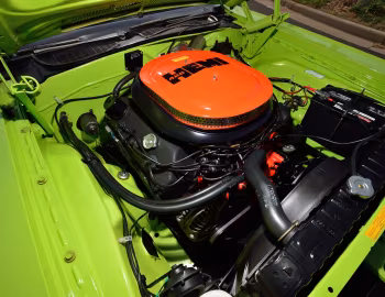 Под капотом 1970 Dodge Challenger R/T 426 Hemi Convertible (JS-27)