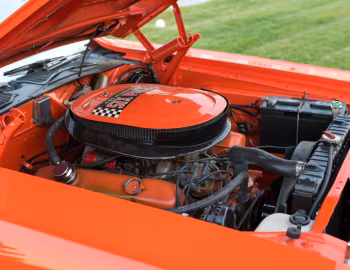 Под капотом 1970 Dodge Challenger R/T 440 Six Pack (JS-23)
