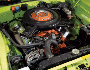 Под капотом 1970 Dodge Challenger R/T SE 383 Magnum (JS-29)
