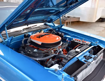 Под капотом 1970 Dodge Challenger R/T SE 426 Hemi (JS-29)