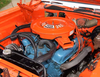 Под капотом 1972 Dodge Challenger Rallye (JS-23)