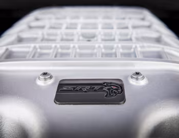 Под капотом 2020–23 Dodge Challenger SRT Super Stock (LC) '2020–23