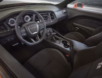 Интерьер 2017–23 Dodge Challenger T/A (LC) '10.2016–23