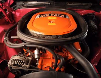 Bajo el capó 1970 Dodge Challenger T/A (JH23)