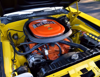 Под капотом 1970 Dodge Challenger T/A (JH23)
