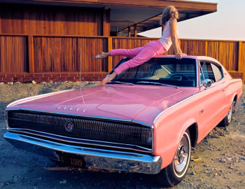Dodge Charger 383 "Playmate Pink", Allison Parks