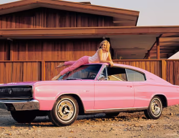 Dodge Charger 383 "Playmate Pink", Allison Parks