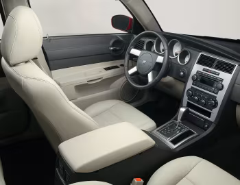 Интерьер 2006–10 Dodge Charger R/T [North America] (LX) '2005–10