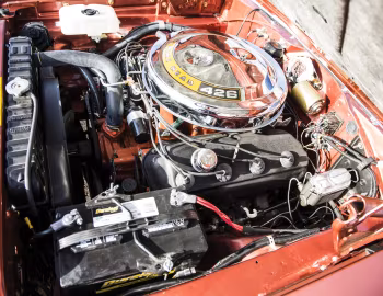 Bajo el capó 1968 Dodge Charger R/T 426 Hemi (XS 29)