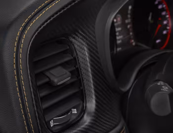 Интерьер 2022–н.в. Dodge Charger Scat Pack Widebody with HEMI Orange Appearance Package (LD) '2021–н.в.