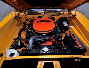 Под капотом 1971 Dodge Charger 500 Super Bee Hemi (WM 23)