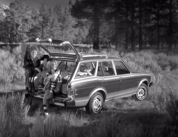 1977 Dodge Colt Station Wagon (6H45)