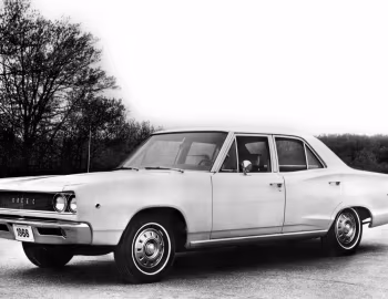 1968 Dodge Coronet Deluxe 4-door Sedan (WL 41)