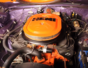 Bajo el capó 1970 Dodge Coronet R/T 426 Hemi Hardtop Coupe (WS 23)