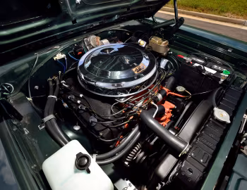 Bajo el capó 1967 Dodge Coronet R/T Hemi 426/425 HP Convertible (CW2S 27)