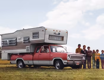 Dodge D200 Club Cab Sweptline Pickup Adventurer SE Camper Coachmen '1973