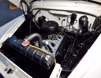 Bajo el capó 1957 Dodge D100 Sweptside Pickup (K6)