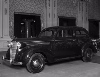 1937 Dodge D5 2-door Fastback Sedan